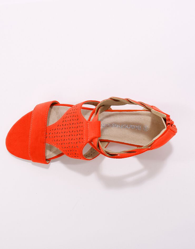 Sandales compensées tressées et perforées (rouge) Sandales compensées tressées et perforées (rouge)