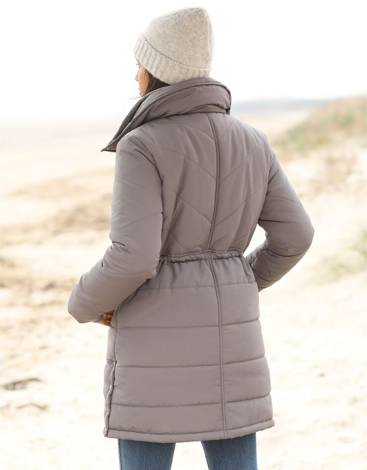 Doudoune longue matelassée imperméable (gris) Doudoune longue matelassée imperméable (gris)