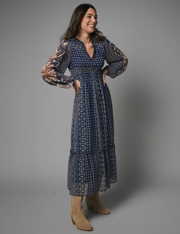 Robe longue en voile, imprim&eacute; ethnique (indigo / caramel)
