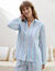 Pyjama boutonné en seersucker - col chemisier  (écru / bleu)