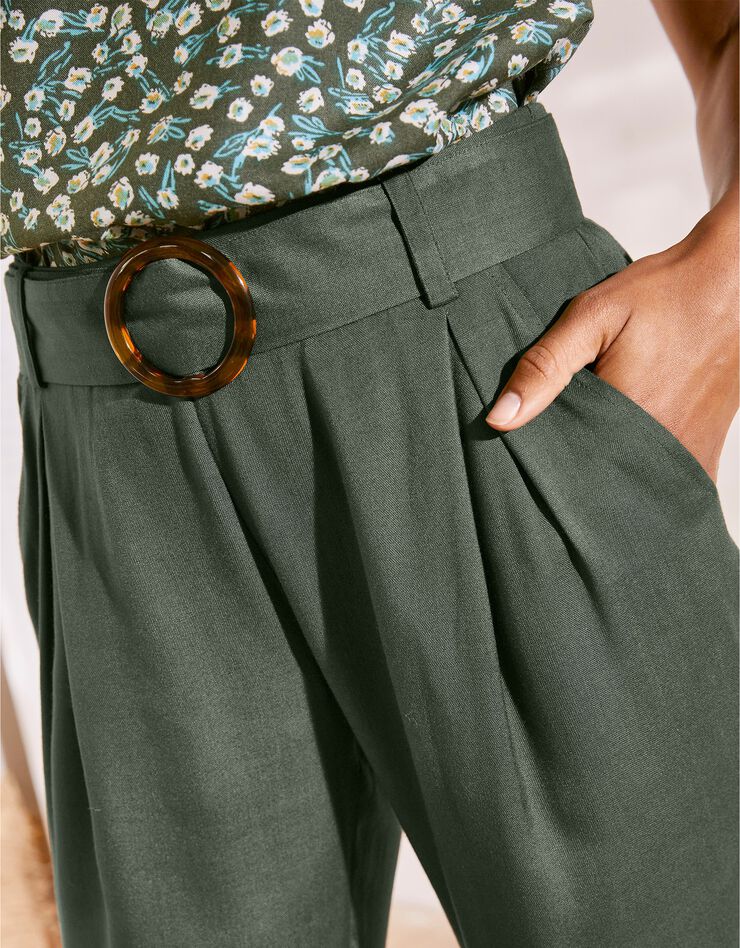 Pantalon ceinturé coupe chino uni (kaki) Pantalon ceinturé coupe chino uni (kaki)