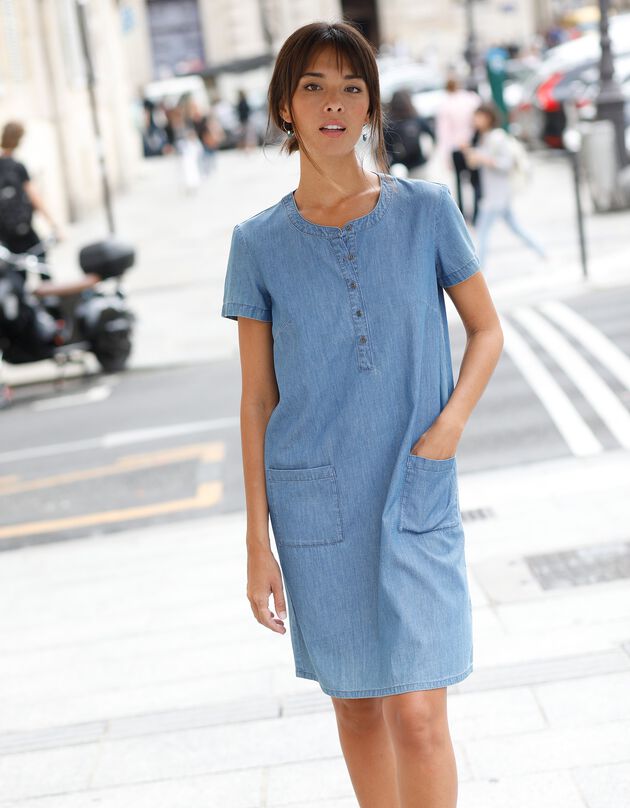 Robe forme housse denim léger (bleached)