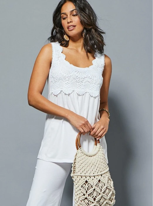 Mode femme Blancheporte : le blanc est la couleur tendance à adopter dans son dressing !