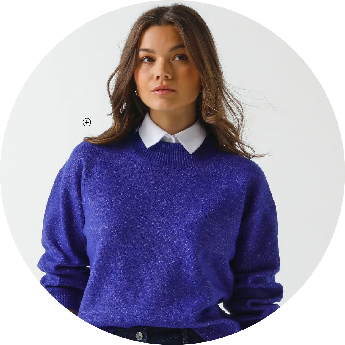 Pull loose à manches blousantes en maille chinée, porté sur une chemise fluide pour un effet décontracté et raffiné – Blog Blancheporte