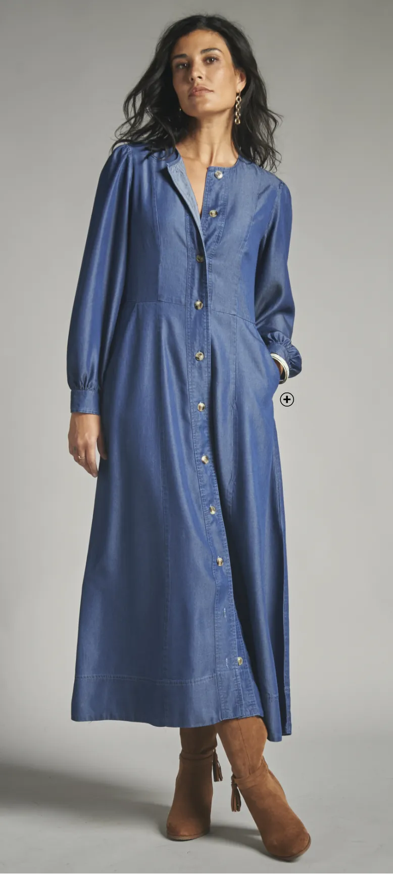 Robe longue boutonnée fluide – modèle féminin et élégant, à associer avec des ballerines plates, des babies ou des mocassins pour un look raffiné