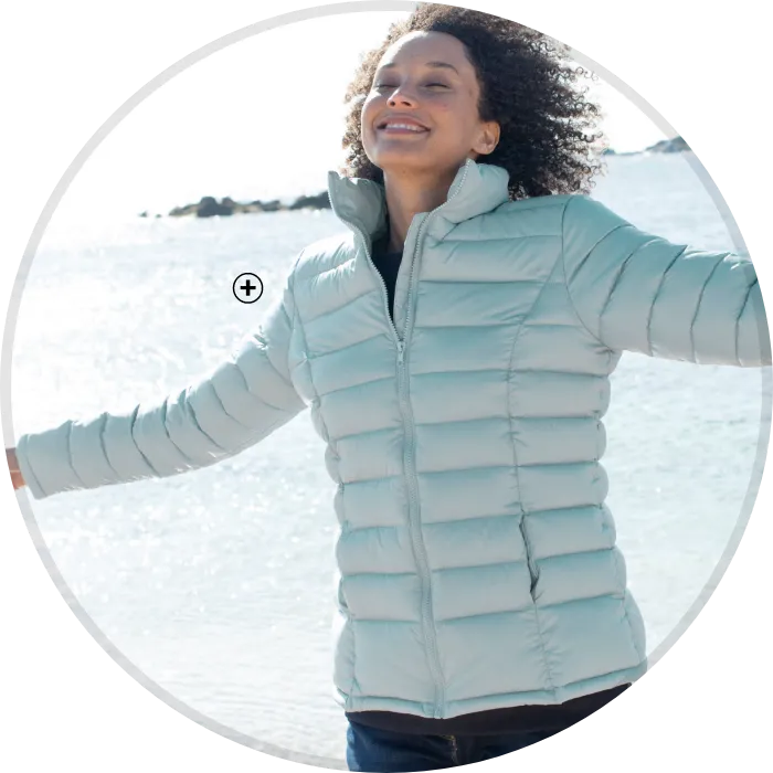 Doudoune courte déperlante à col montant, coupe droite moderne parfaite pour équilibrer la silhouette – Blog Blancheporte
