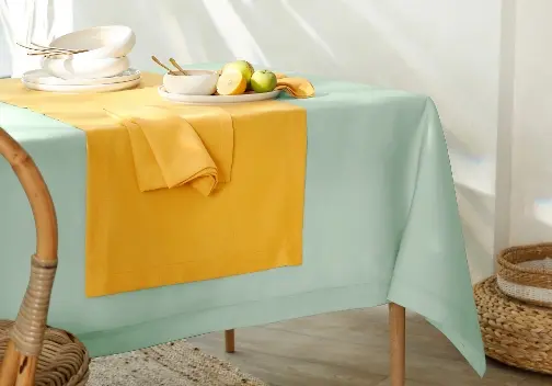 Composez votre table idéale pour l'été avec Blancheporte : nappes, coussins de sol, galettes, set de tables...
