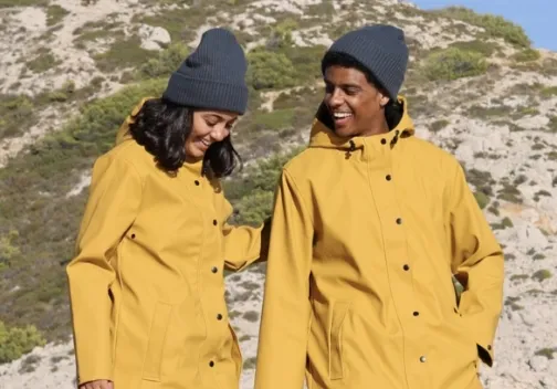 Craquez pour notre sélection de produits éco-conçus : ciré, parkas, bananes, bonnets... adoptés par les influenceurs Lionelisa