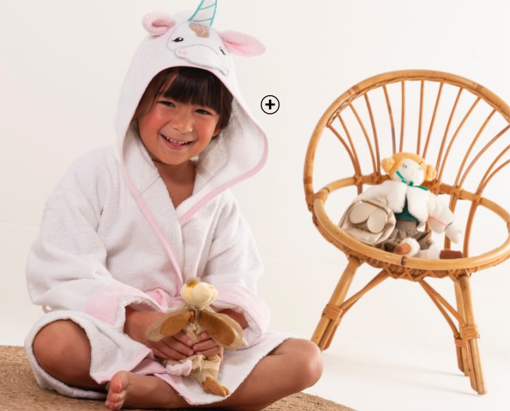 Peignoir de bain fuchsia à capuche enfant personnalisable 100% coton motif licorne pas cher | Blancheporte
