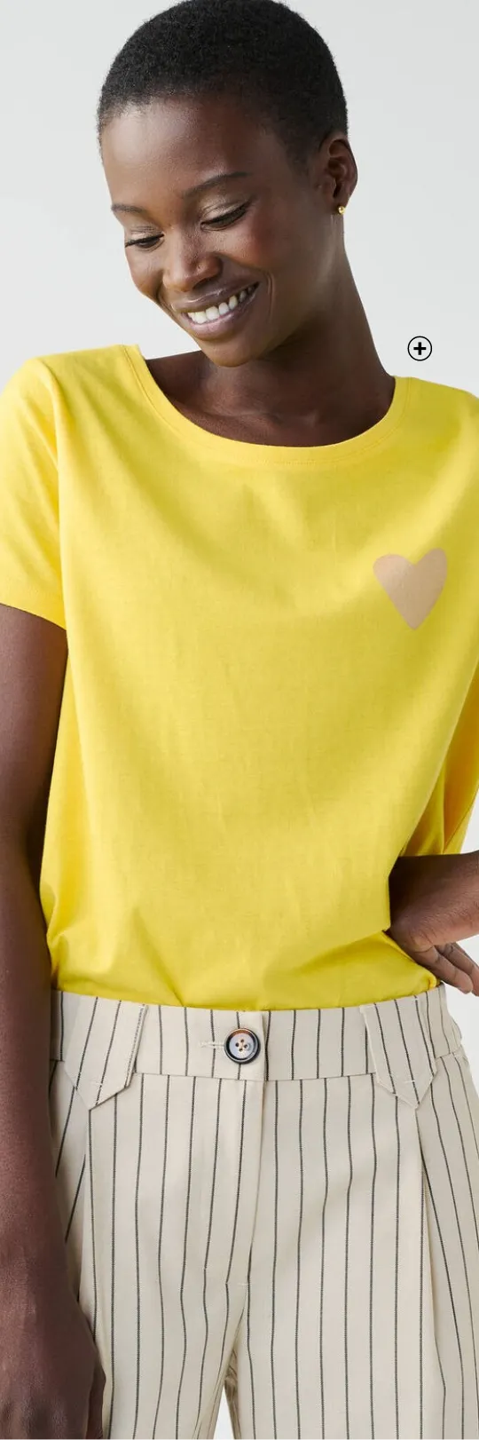 T-shirt jaune col rond uni avec motif cœur doré pour une touche tendance et féminine - Blog Blancheporte