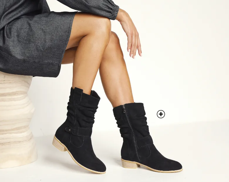 Bottes mi-hautes plissées à petit talon effet bois – chaussures féminines et élégantes, parfaites pour une robe longue fluide ou une robe bohème