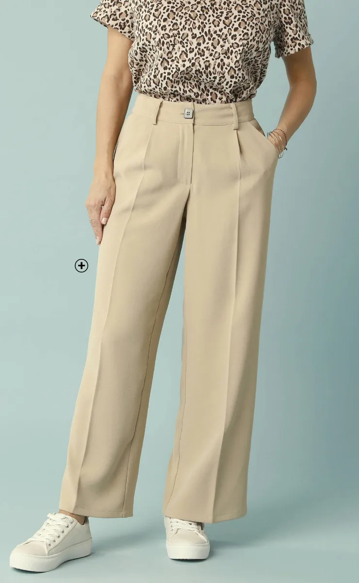 Pantalon large fluide pour petites statures – une pièce idéale pour apprendre comment porter le pantalon large avec élégance au quotidien