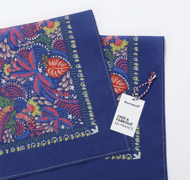 Découvrez notre collection de foulards imprimés Made in France !