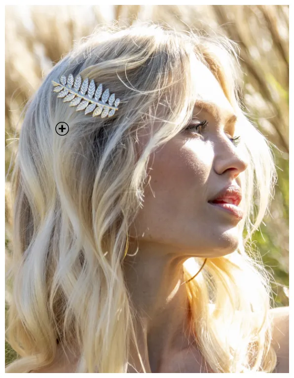Bijoutez vos cheveux avec cette pince barrette feuille en métal doré ultra élégante | Blancheporte