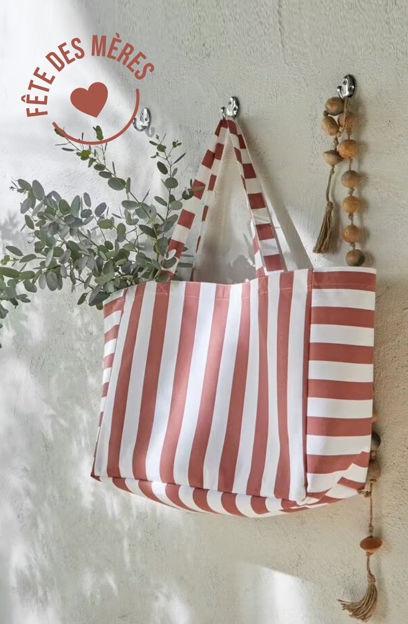 Une sélection d'idées cadeaux pour la fête des mères : décoration maison, sacs, bijoux, accessoires...