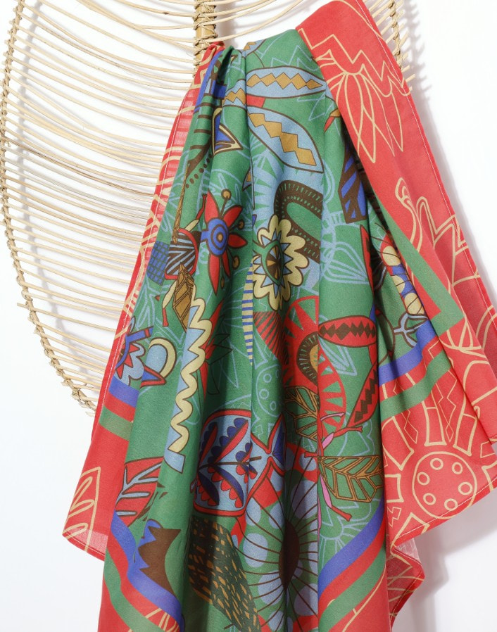 Découvrez notre collection de foulards imprimés Made in France !
