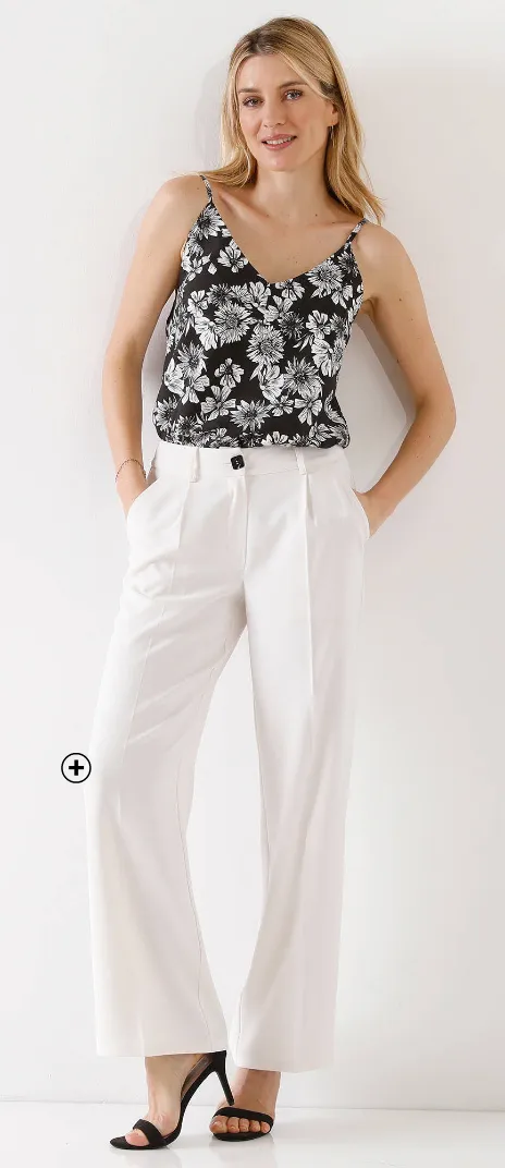 Pantalon large écru à coupe fluide – l’exemple idéal pour comprendre comment porter le pantalon large version minimaliste