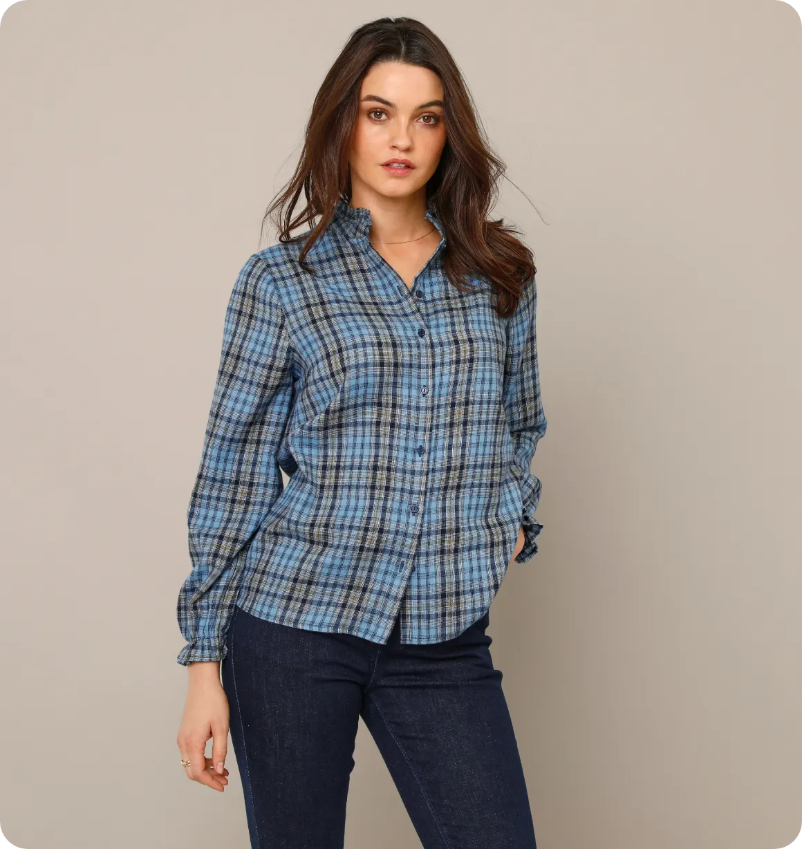 Chemisier à carreaux en flanelle douce, parfait pour affronter l’hiver avec style et chaleur, coupe féminine et tendance – Blog Blancheporte