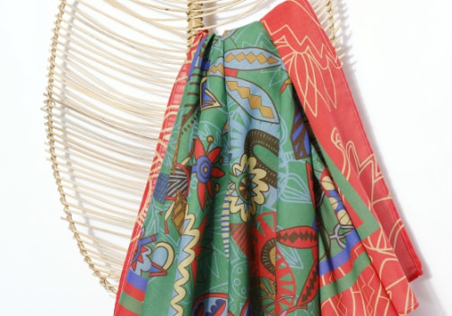 Découvrez notre collection de foulards imprimés Made in France !
