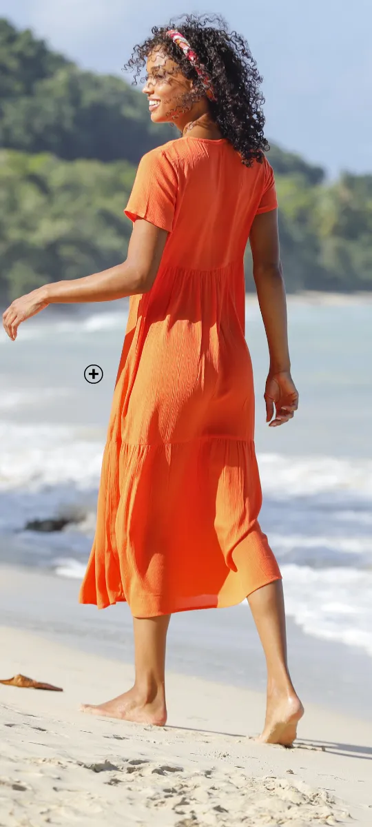 Robe longue unie en crépon avec col V, élégante et épurée pour sublimer les formes généreuses – quelle robe porter quand on est une femme ronde | Blancheporte