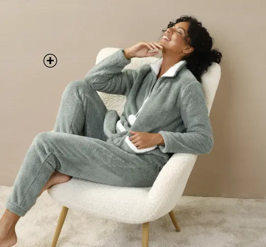 Pyjama femme polaire avec veste zippée et pompons, idéal pour les soirées d'hiver | Blancheporte