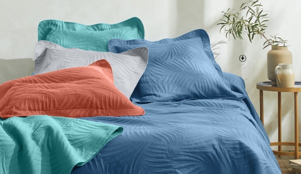 Couvre-lit uni matelassé reliéfé Couvre-lit uni matelassé reliéfé bleu grisé pas cher | Blancheporte