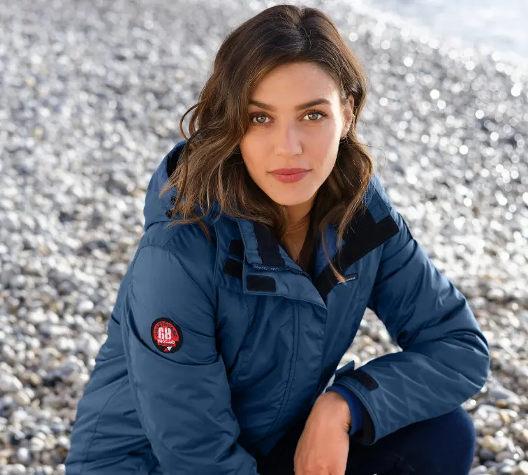 Quelle longueur de parka femme choisir selon sa morphologie ?