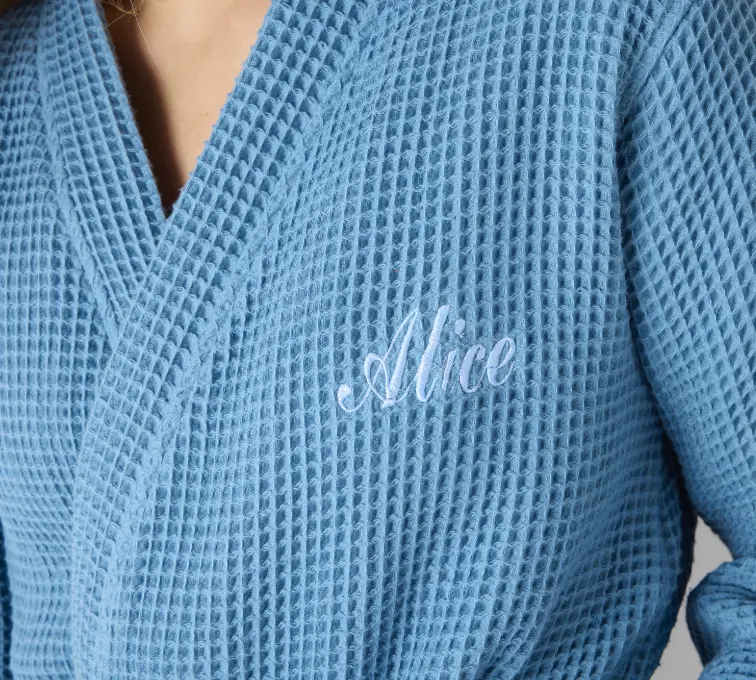 Cadeau personnalis&eacute; : faites broder un peignoir