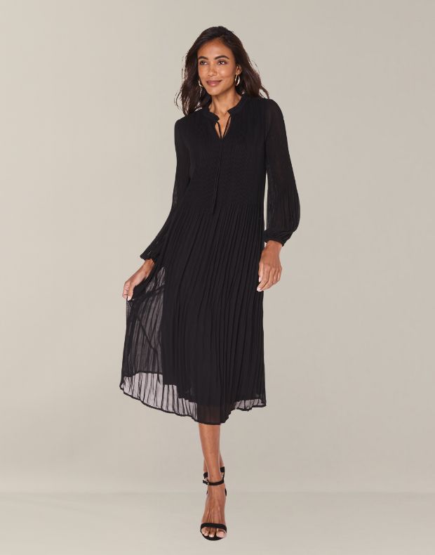 Robe unie mi longue, voile plissé