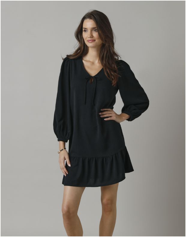 Robe courte volantée à nouettes