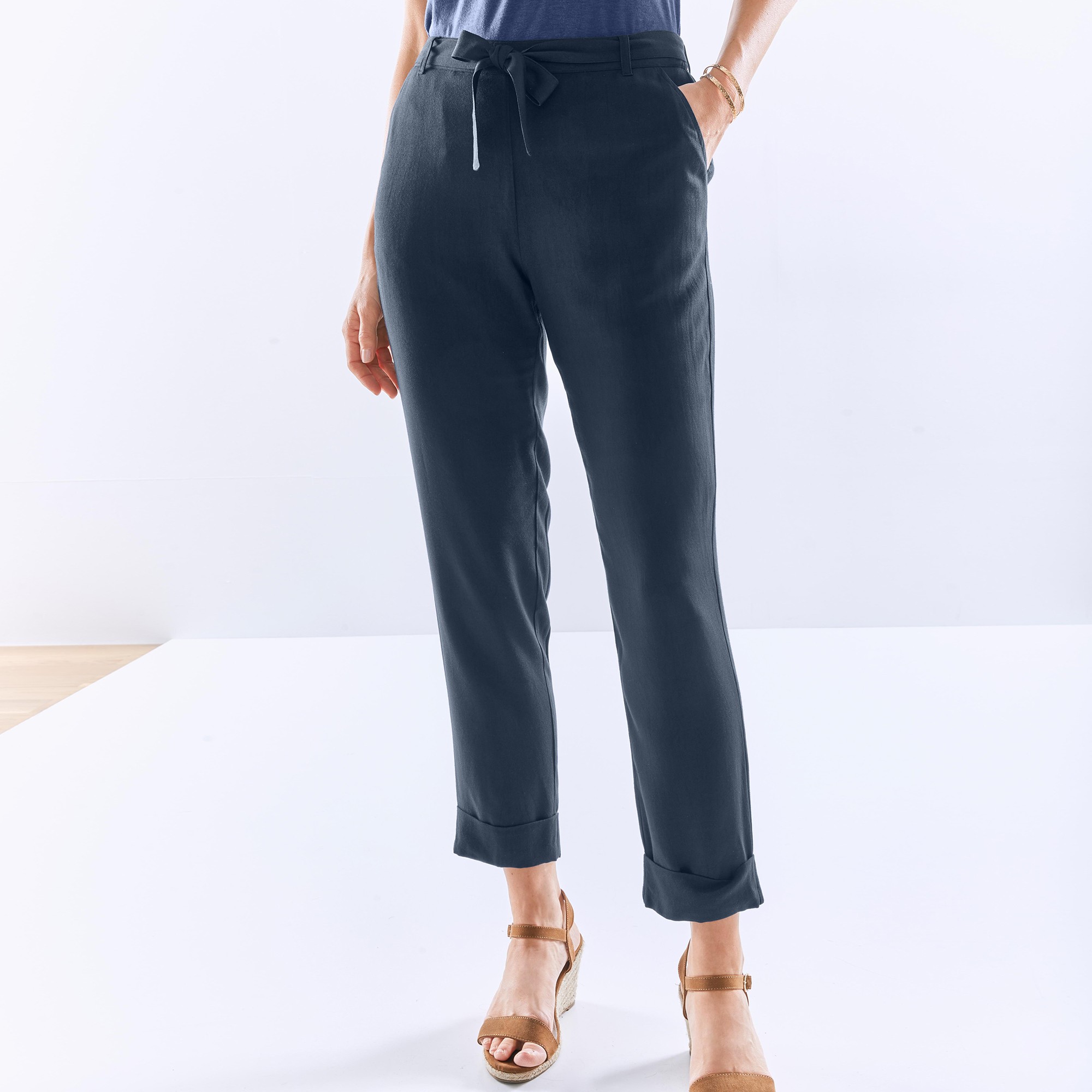 Pantalon 7/8ème fuselé uni, tissu fluide - 36 - Bleu - Lora Zellini