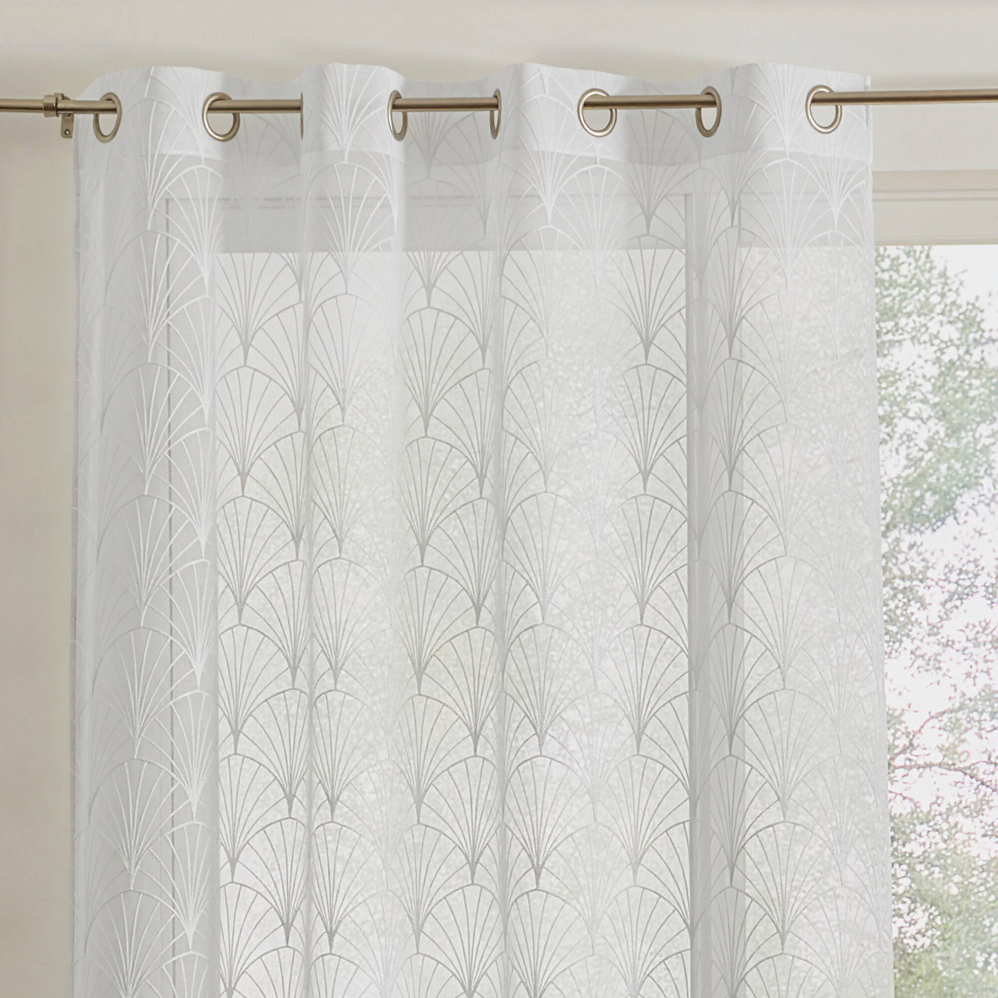 Voilage brodé motif art déco - finition oeillets - Blancheporte