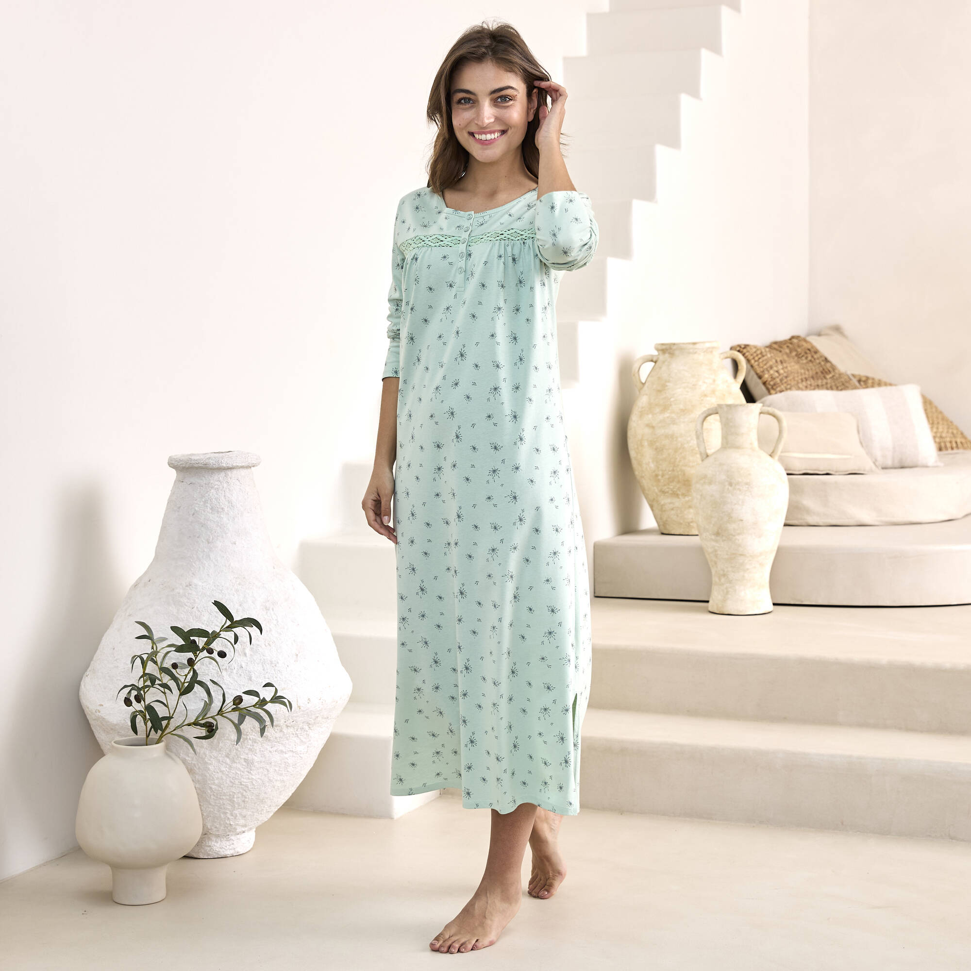 Chemise de nuit longue manches longues imprimee fleurettes