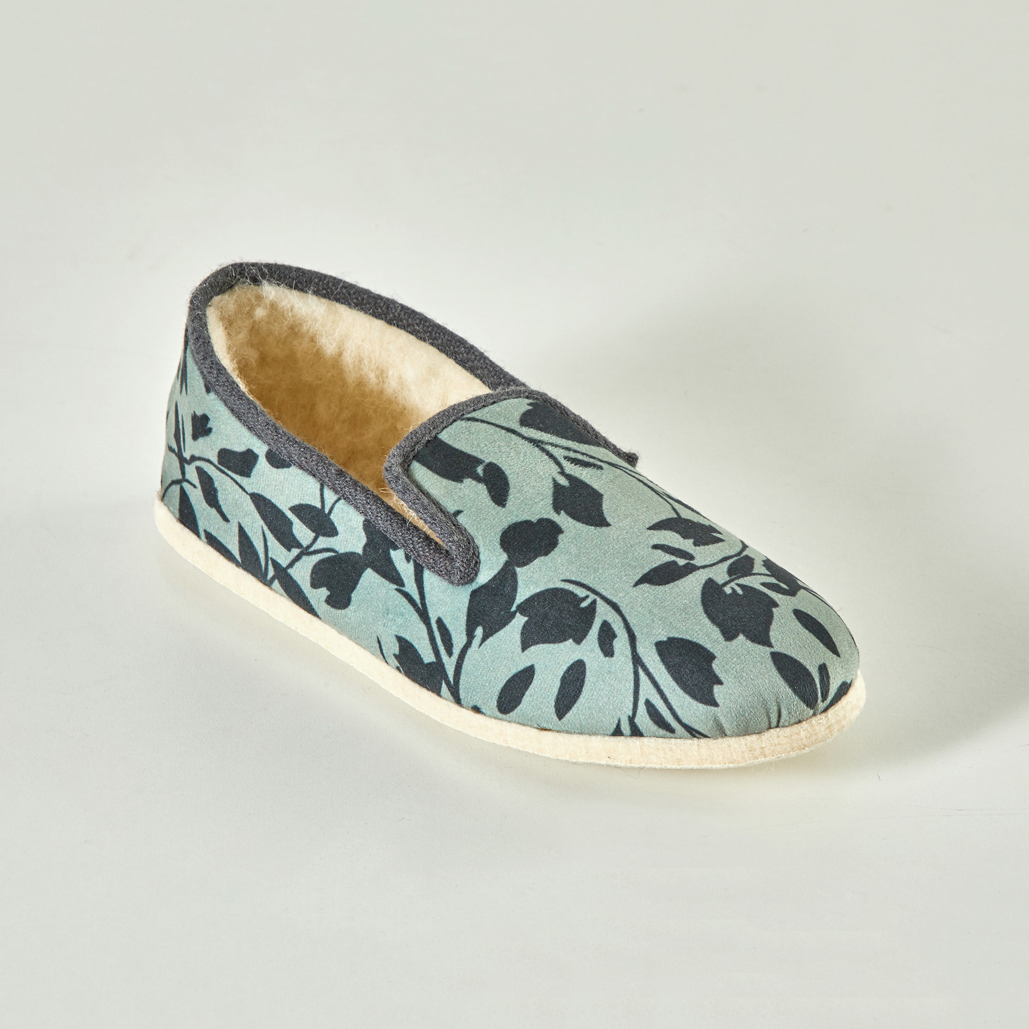 Blanche porte chaussons femme clearance