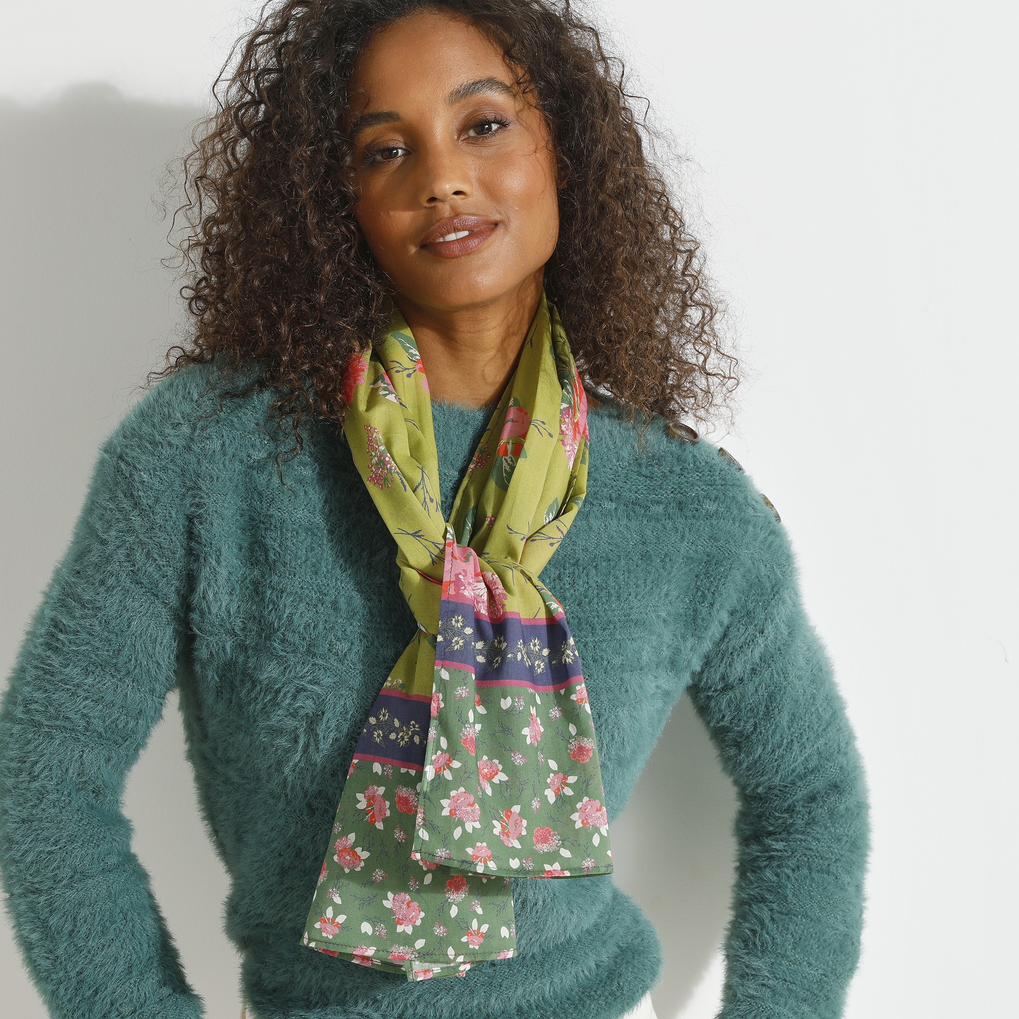 Foulard Style Che?che Confectionné En France Imprime? Fleurs, 198 X 38 Cm - Coton - Blancheporte