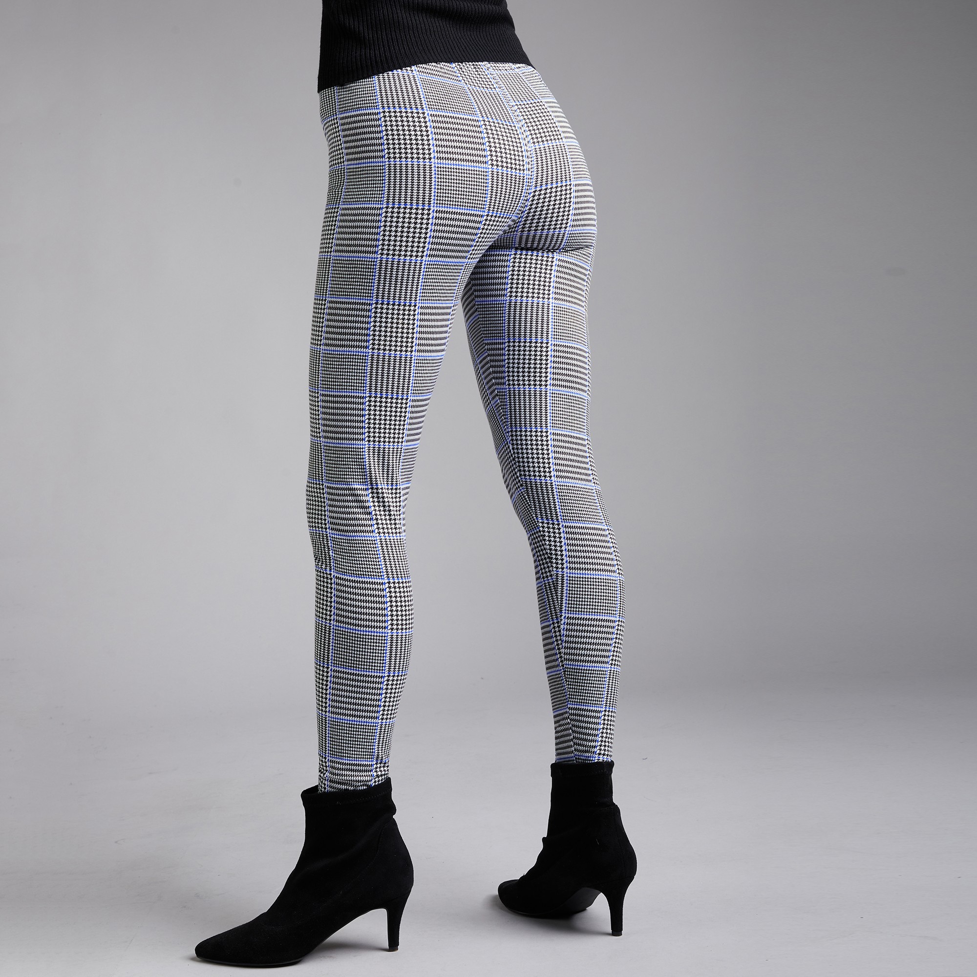 blanche porte legging