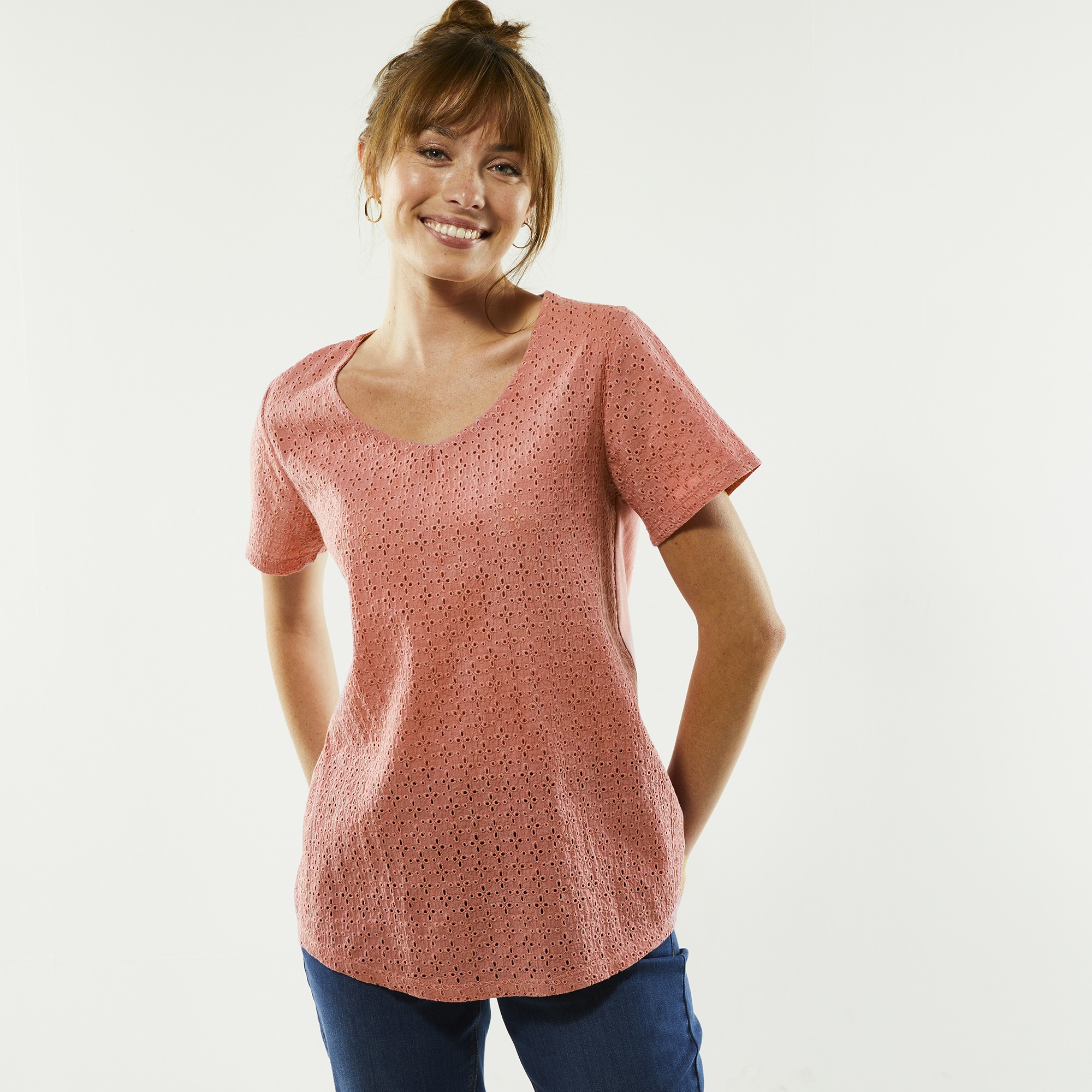 T-shirt Col V, Broderie Anglaise - Blancheporte