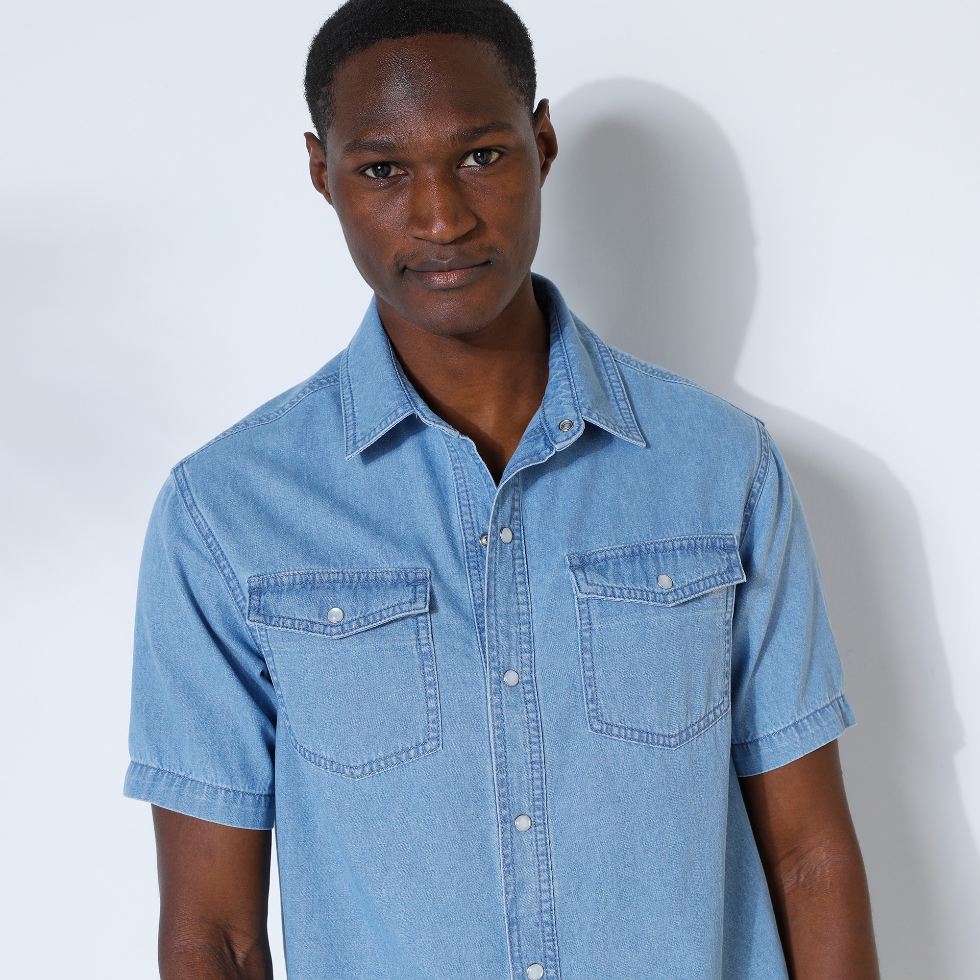Chemise pressionnee manches courtes en jean bleached Blancheporte