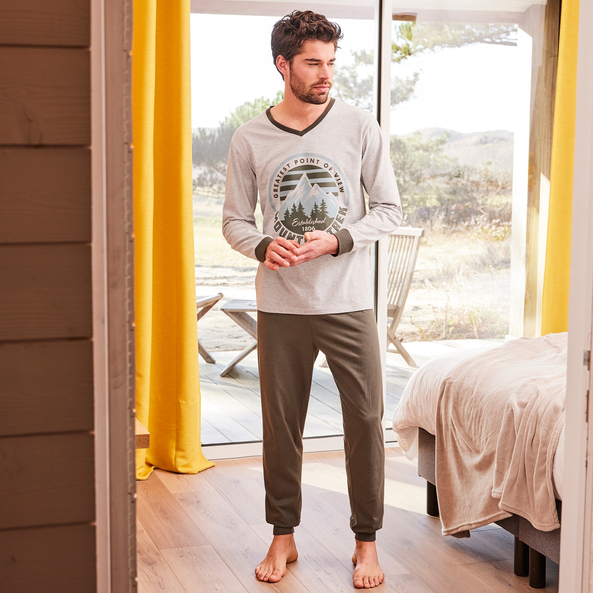 Pyjama pantalon col V contrast manches longues