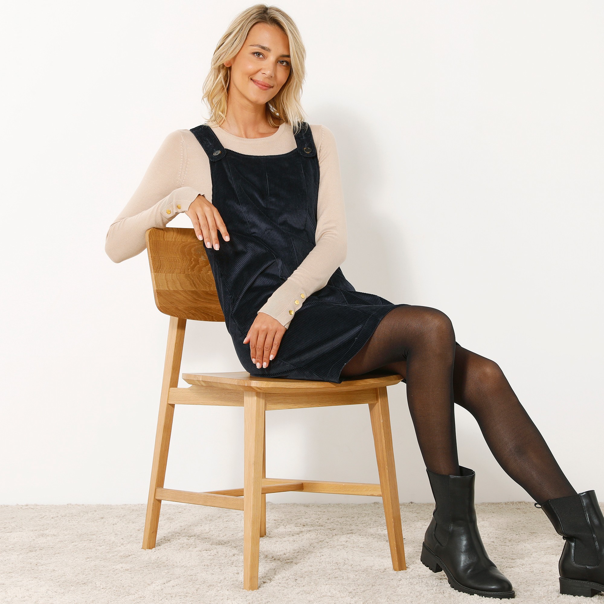 Blanche porte robe chasuble sales