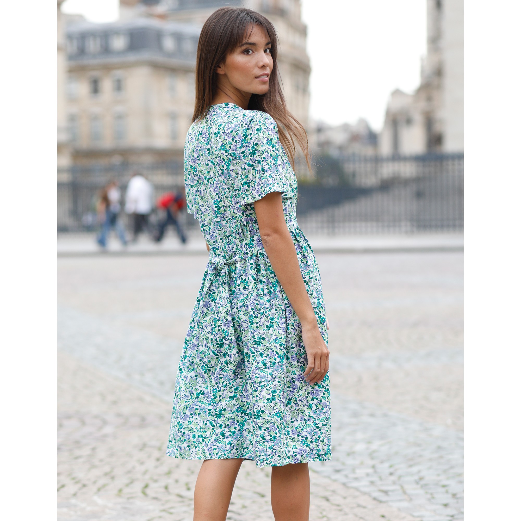 Robe sur blanche sale porte
