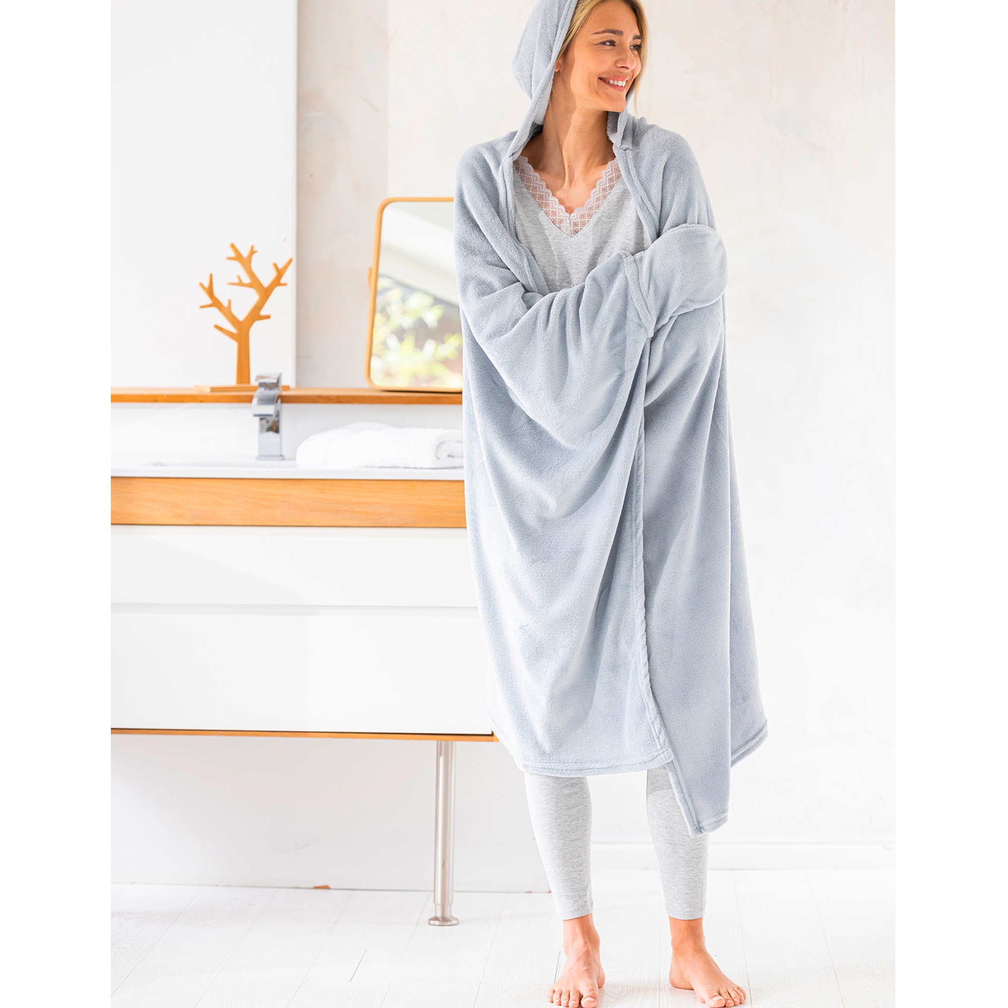 Plaid Polaire À Capuche Spécial Télé - Blancheporte