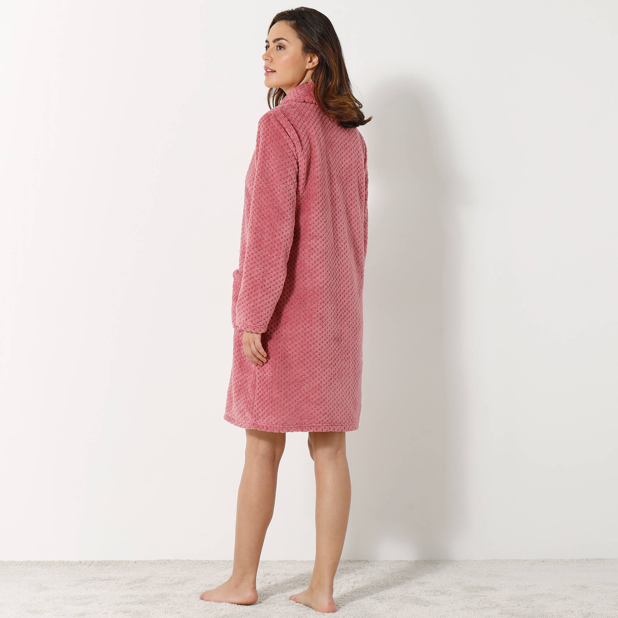 Blanche porte robe de chambre best sale