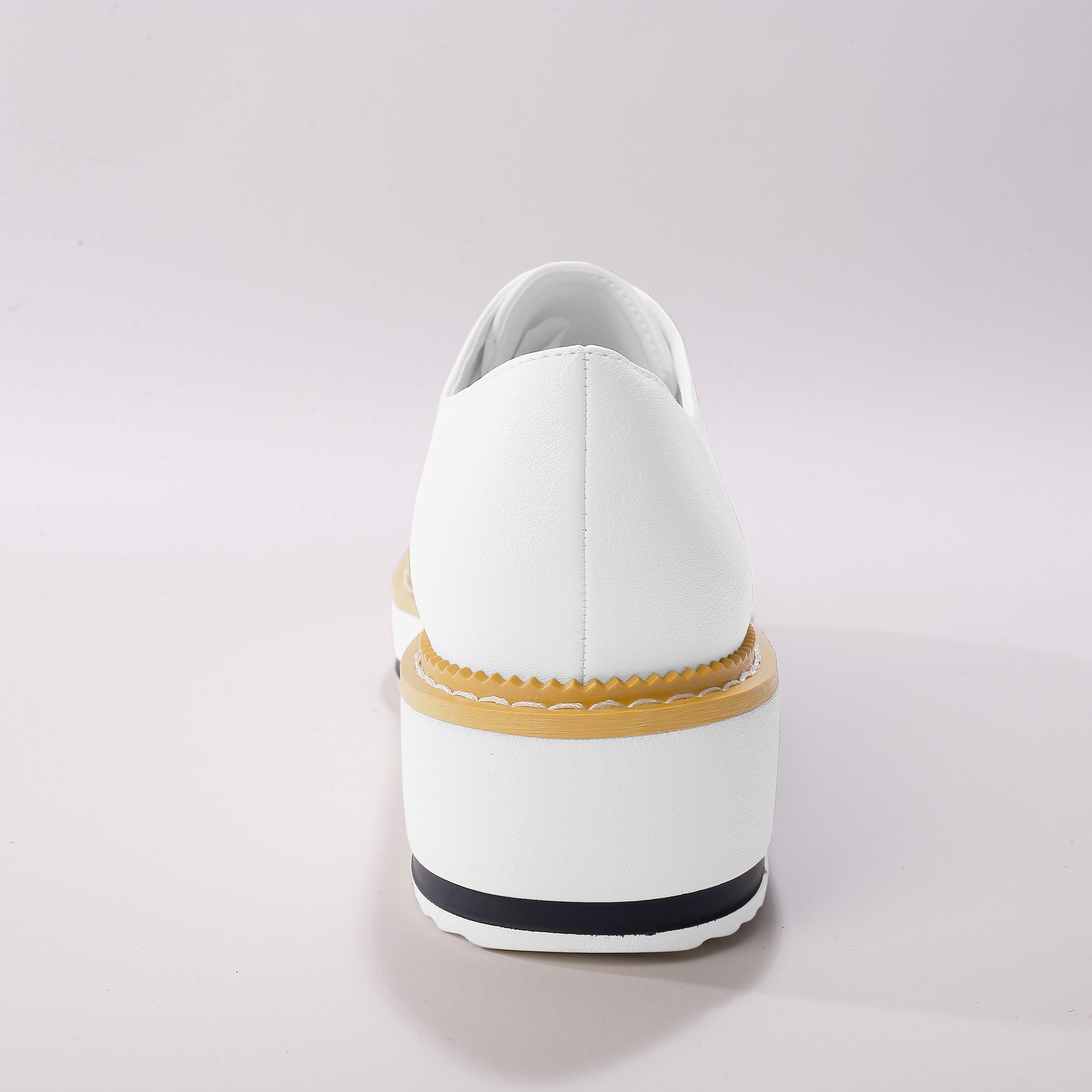 Derbies blanche porte outlet