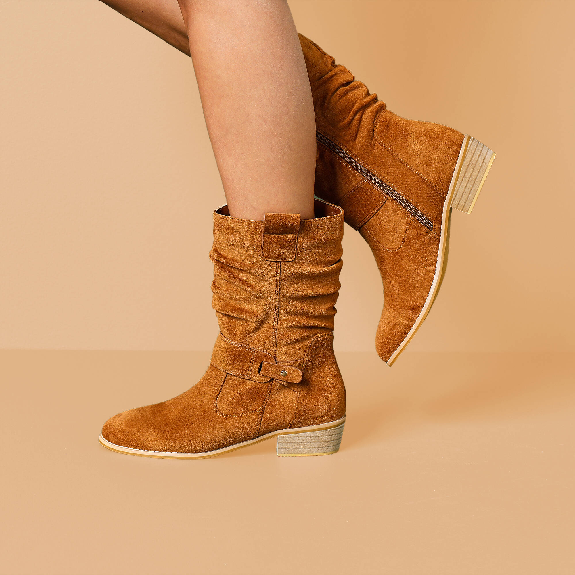 Blanche porte bottes sales