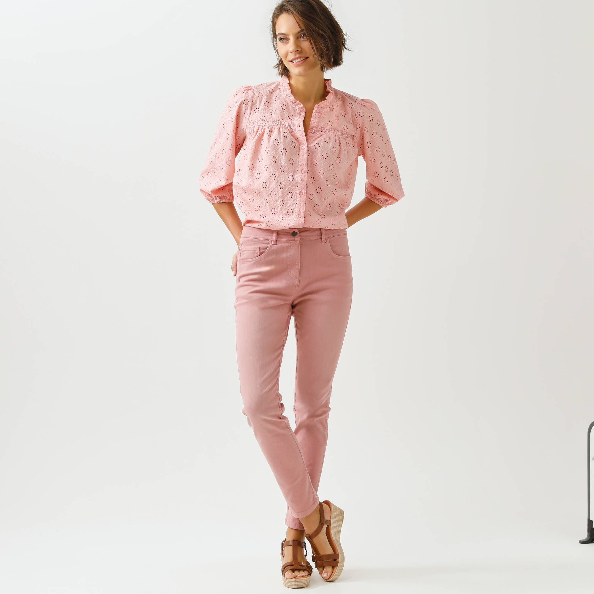 Chemisier broderie anglaise smocks et col volant - Blancheporte 16 €