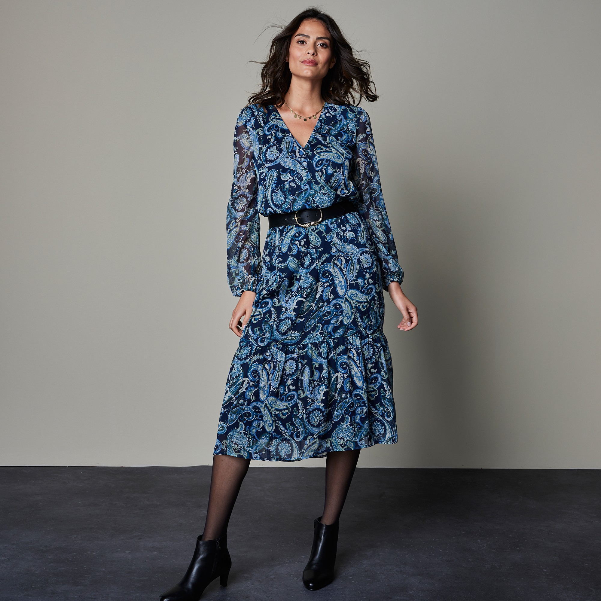 Blanche porte robe mi hot sale longue