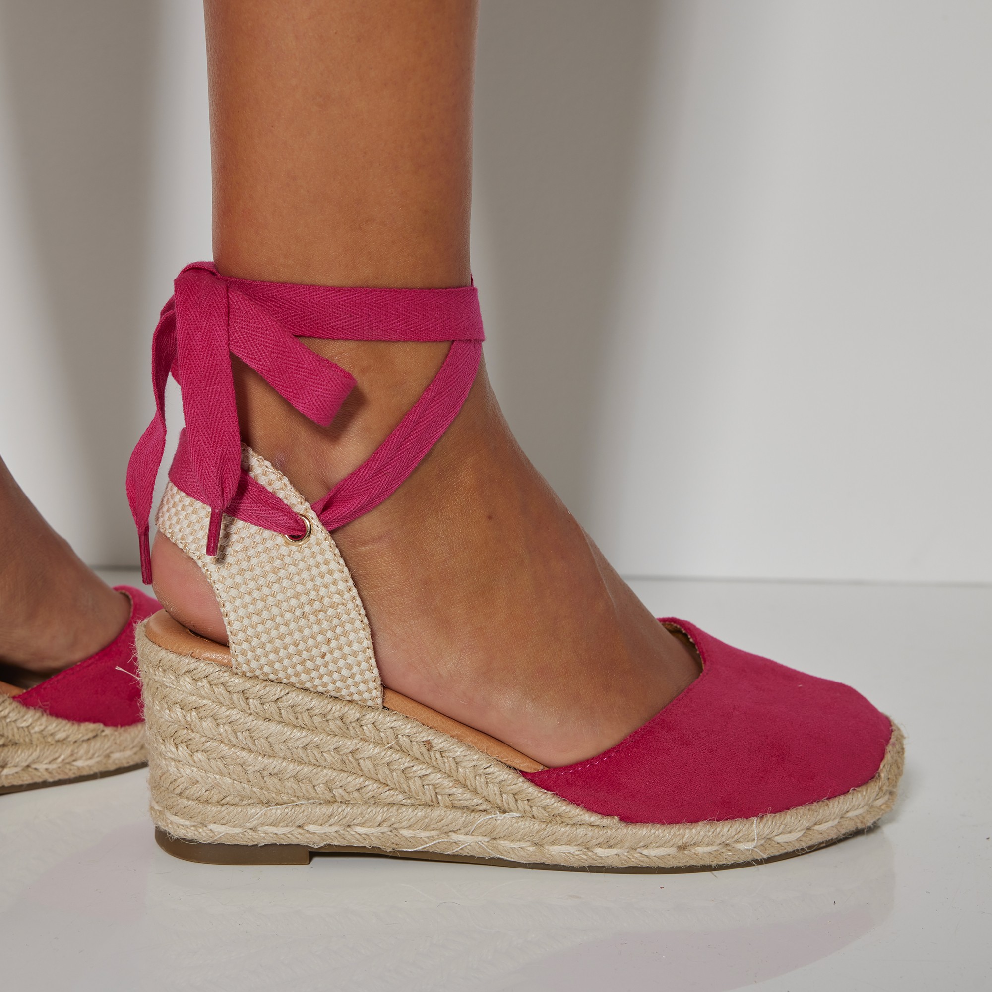 Blanche porte chaussure compensées deals