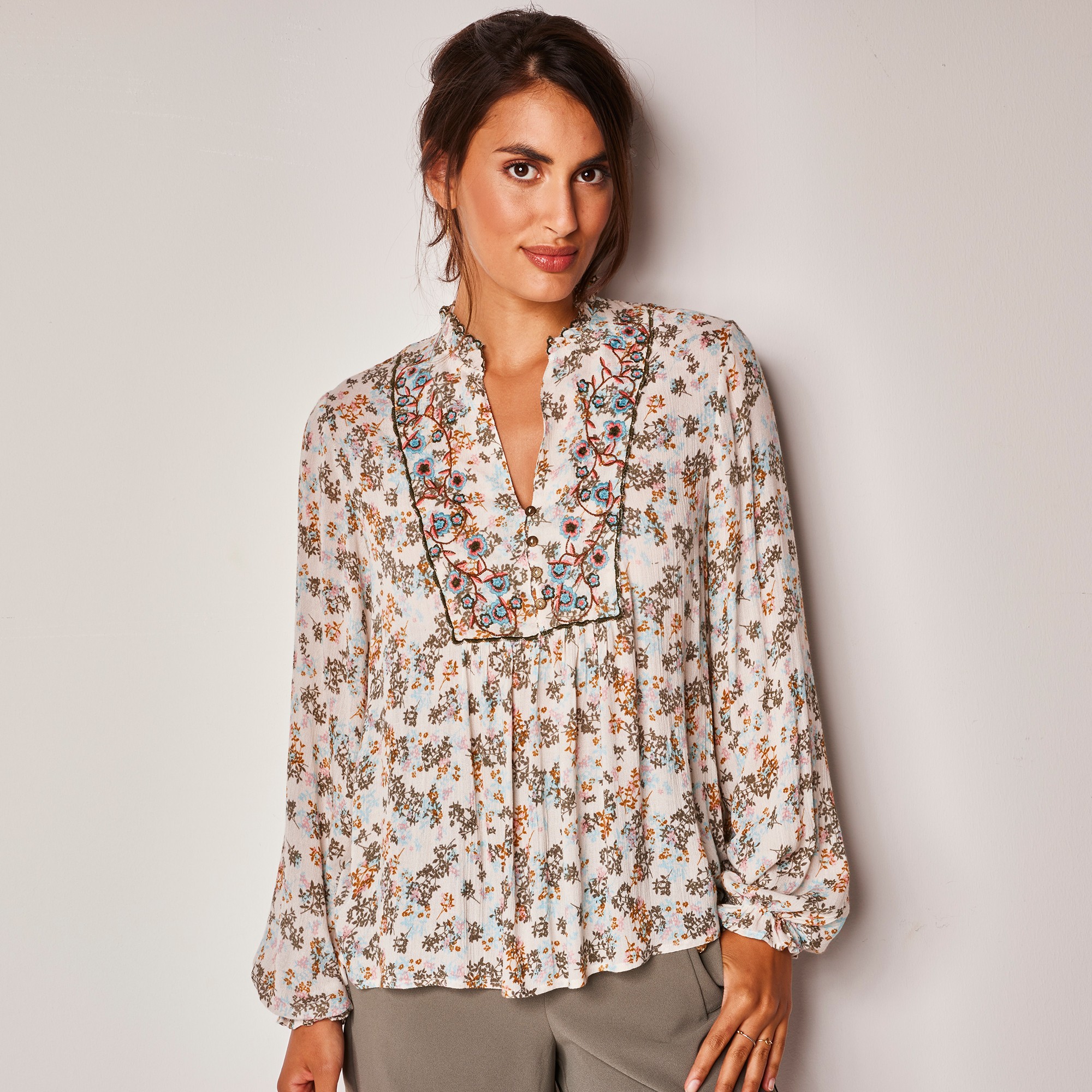 Blouse imprimée brodée, crépon - 54 - Écru - Lora Zellini