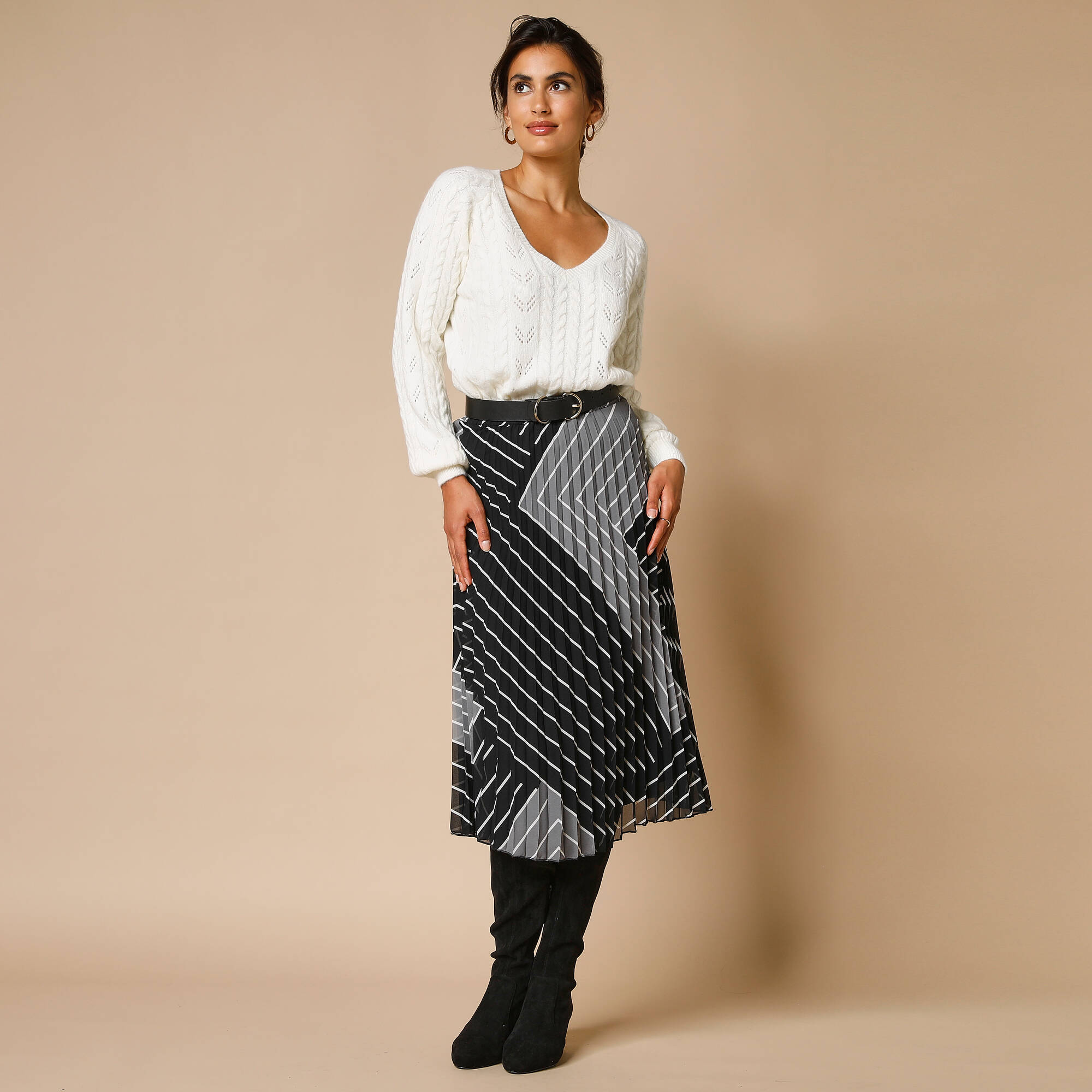 Jupe Plissée Femme CHIPIE Blanche Et Grise - Neuf Avec étiquettes, Style Plissé/kilt